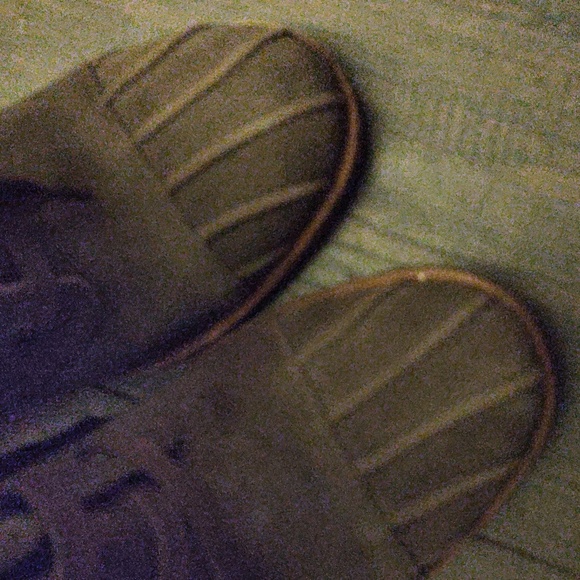 UGG "JAXON " #1095058 Heeled Ankle Boots - Picture 4 of 14